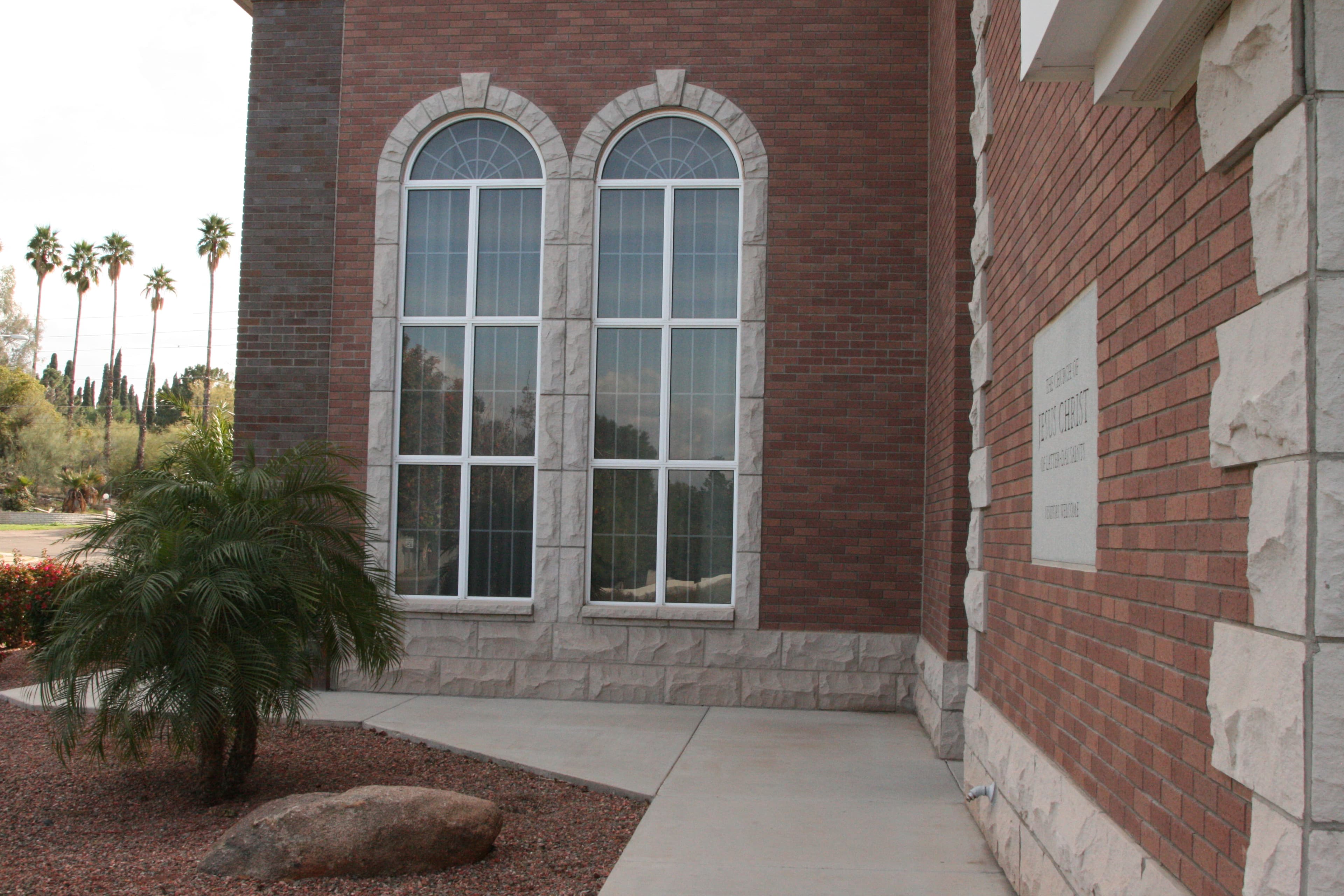 Grand Building